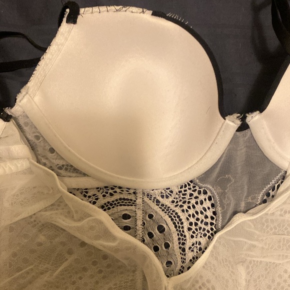 La Senza White & Black Lace Lingerie - Medium - Picture 7 of 10